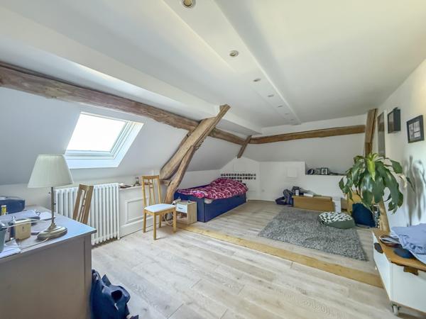 MAGNY-EN-VEXIN – Maison de Maître de caractère – 186 m² – 5 chambres – Centre-ville à pied