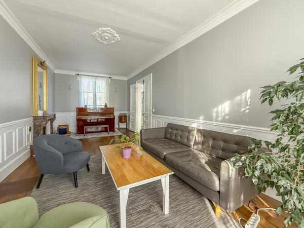 MAGNY-EN-VEXIN – Maison de Maître de caractère – 186 m² – 5 chambres – Centre-ville à pied