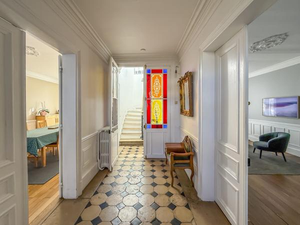 MAGNY-EN-VEXIN – Maison de Maître de caractère – 186 m² – 5 chambres – Centre-ville à pied