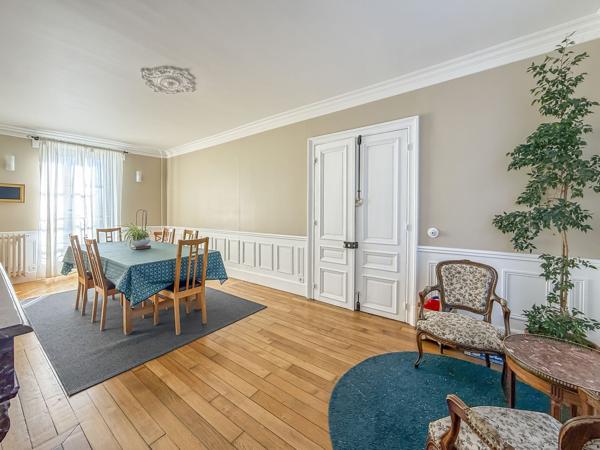 MAGNY-EN-VEXIN – Maison de Maître de caractère – 186 m² – 5 chambres – Centre-ville à pied