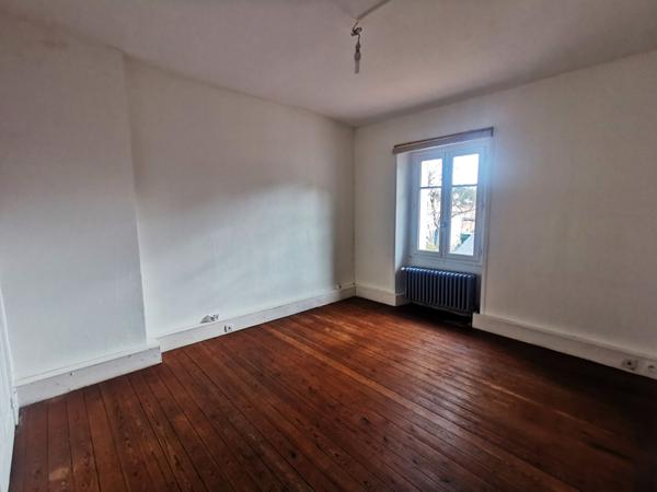 SOUS COMPROMIS. Maison La Montagne 4 pièce(s) 058 m2