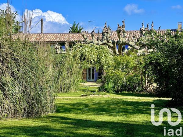 Mas 8 pièces de 249 m² à Sarrians (84260)