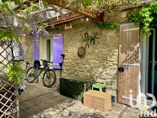 Mas 8 pièces de 249 m² à Sarrians (84260)