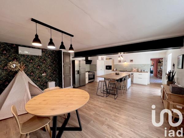 Mas 8 pièces de 249 m² à Sarrians (84260)