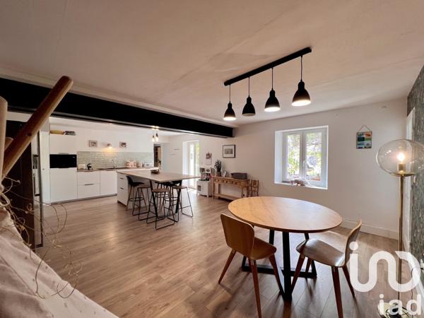 Mas 8 pièces de 249 m² à Sarrians (84260)