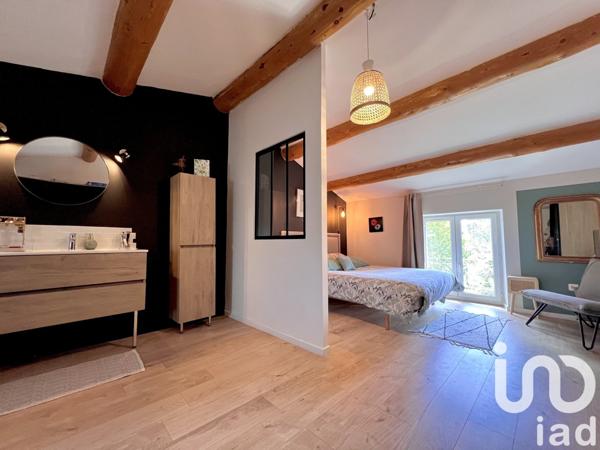 Mas 8 pièces de 249 m² à Sarrians (84260)