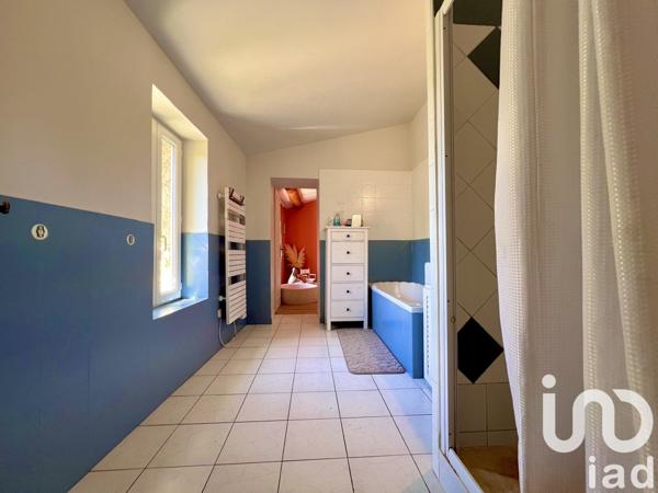 Mas 8 pièces de 249 m² à Sarrians (84260)