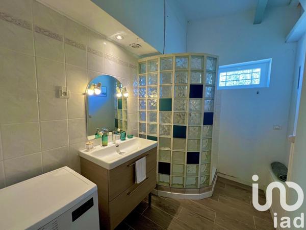 Mas 8 pièces de 249 m² à Sarrians (84260)