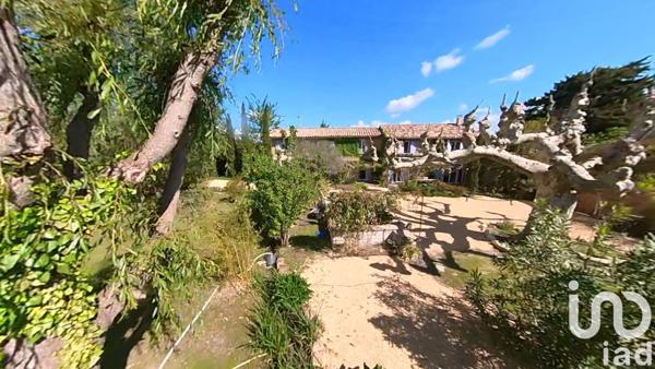 Mas 8 pièces de 249 m² à Sarrians (84260)