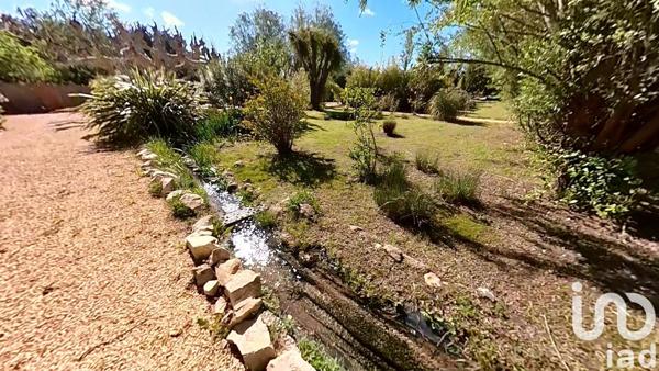 Mas 8 pièces de 249 m² à Sarrians (84260)