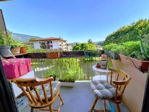 Vente                                                      Appartement
                        
                     4 pièces                      66 m2                     à La Motte-Servolex