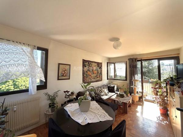 Vente                                                      Appartement
                        
                     4 pièces                      66 m2                     à La Motte-Servolex