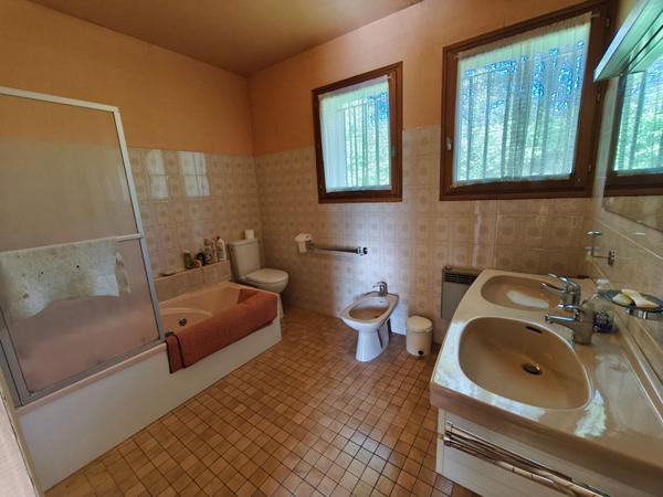 Grande propriété avec piscine couverte