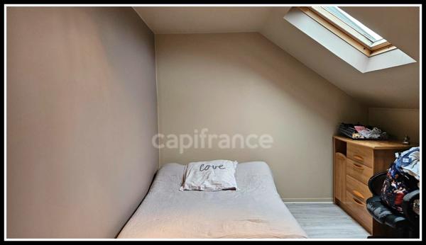 Maison indépendante sur sous-sol total.