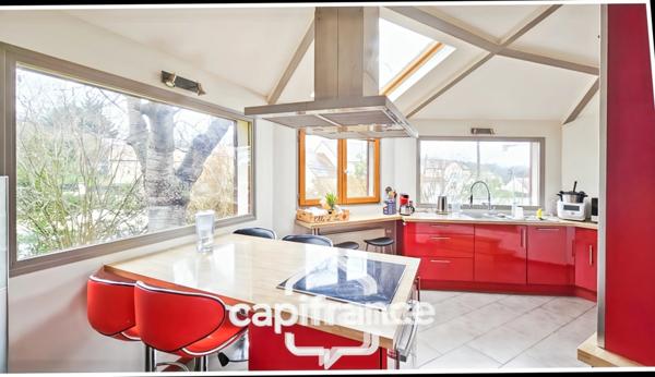 Maison indépendante sur sous-sol total.