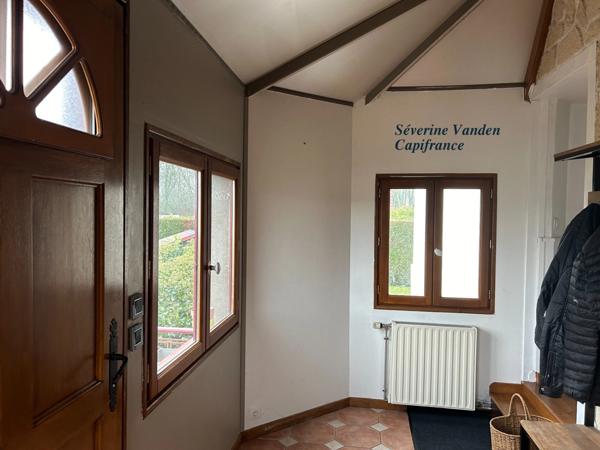 Maison indépendante sur sous-sol total.