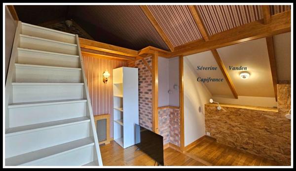 Maison indépendante sur sous-sol total.