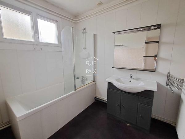 86530 CENON SUR VIENNE Maison de plain pied avec accès à la rivière