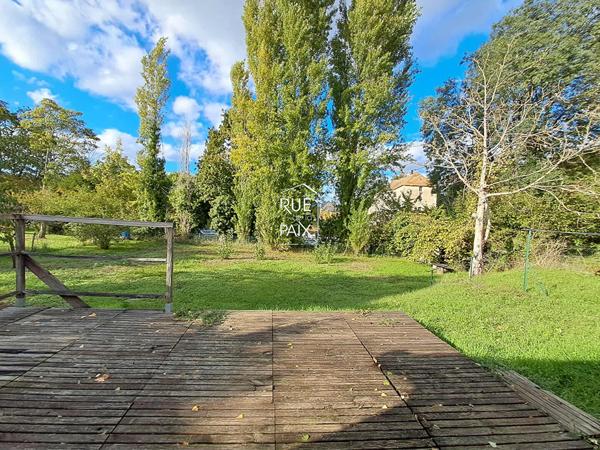 86530 CENON SUR VIENNE Maison de plain pied avec accès à la rivière