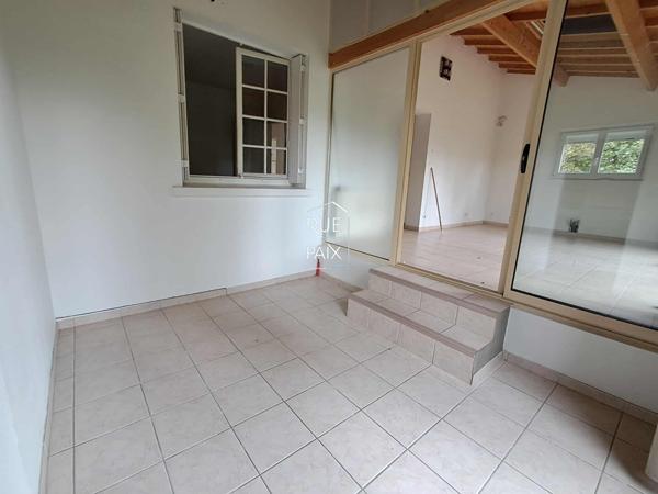 86530 CENON SUR VIENNE Maison de plain pied avec accès à la rivière