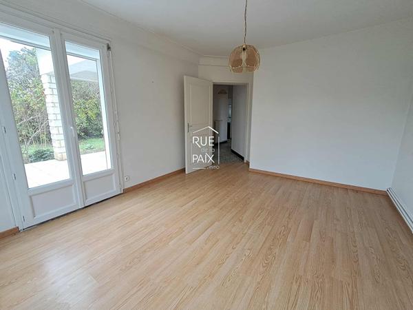 86530 CENON SUR VIENNE Maison de plain pied avec accès à la rivière