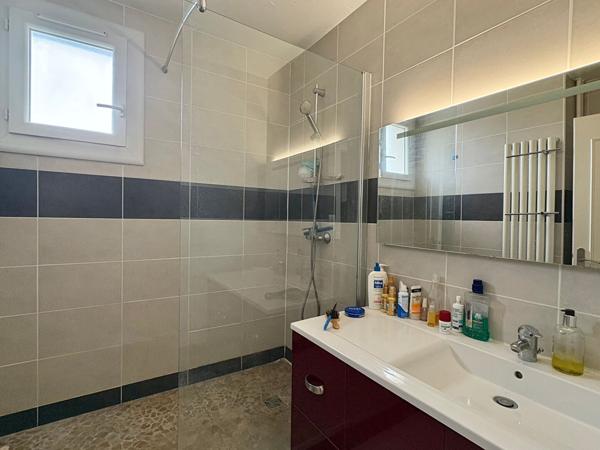 Appartement Villeurbanne 4 pièce(s) 77.24 m2