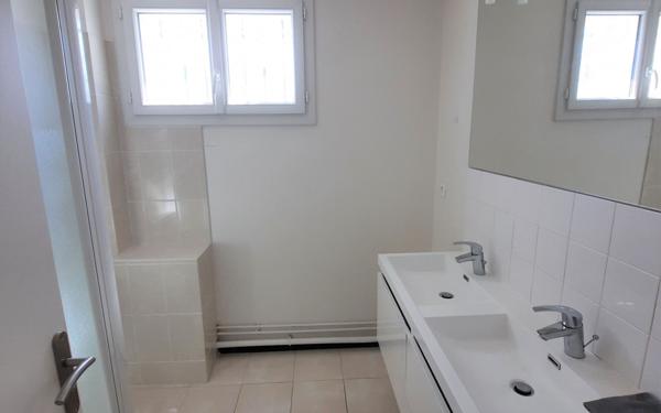 Appartement à louer    4 pièces • 92,41 m2 Clamart