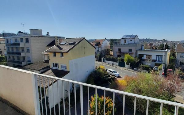 Appartement à louer    4 pièces • 92,41 m2 Clamart