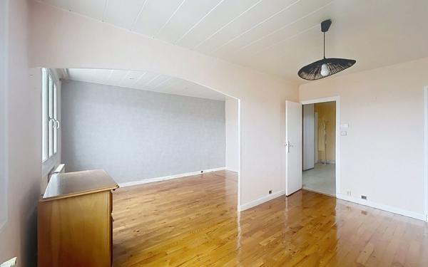 Appartement à vendre    3 pièces • 60,22 m2 Bourg-lès-Valence