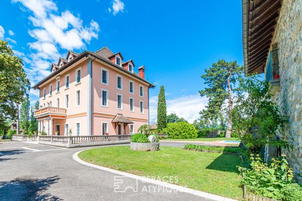 Maison de maître avec dépendance, piscine et court de tennis