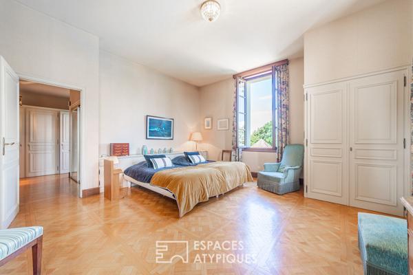 Maison de maître avec dépendance, piscine et court de tennis