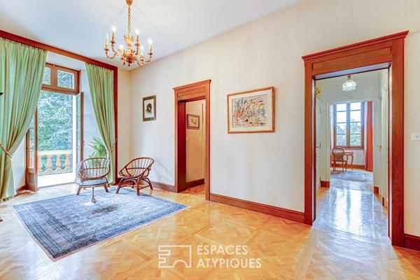 Maison de maître avec dépendance, piscine et court de tennis