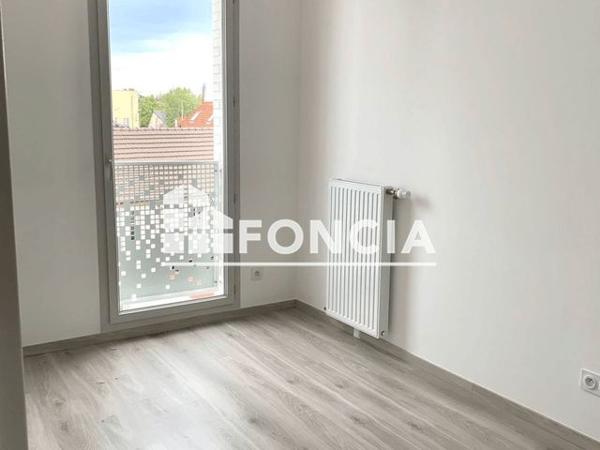 Location Appartement 4 pièces 74.3 m² - 20 - 22 RUE PIERRE CURIE Bezons 95870
