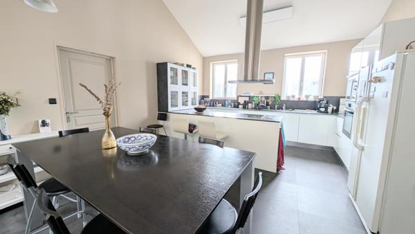 Appartement à Lille, 59800 - 5 pièces 202m²