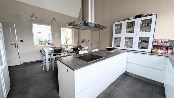 Appartement à Lille, 59800 - 5 pièces 202m²