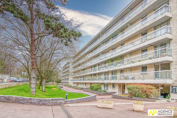 Appartement SAINT GERMAIN EN LAYE / LE PECQ 5 pièce(s) 105 m2 €595 000 ** - Référence 17145