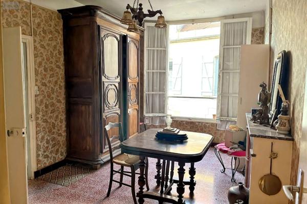 Maison de ville à vendre à Avallon dans l'Yonne (89200), ref : 89099/140701 Centre Ville Maison de ville à vendre à Avallon dans l'Yonne (89200), ref : 89099/140701 Centre Ville