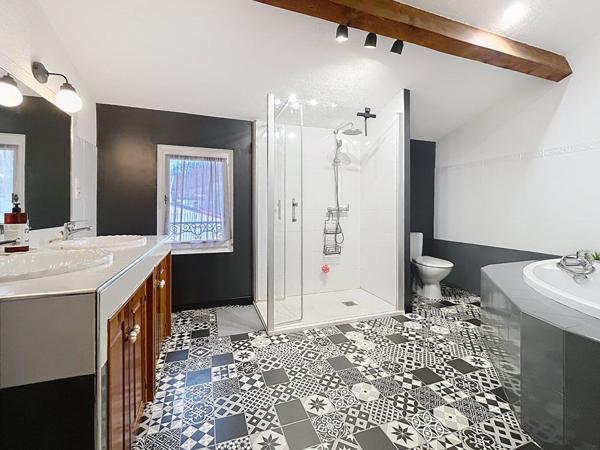 EXCLUSIVITÉ VILLENEUVE D'OLMES MAISON RÉNOVÉE AVEC JARDIN SANS TRAVAUX