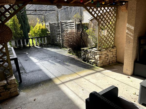 EXCLUSIVITÉ VILLENEUVE D'OLMES MAISON RÉNOVÉE AVEC JARDIN SANS TRAVAUX