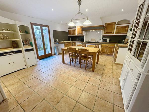 EXCLUSIVITÉ VILLENEUVE D'OLMES MAISON RÉNOVÉE AVEC JARDIN SANS TRAVAUX