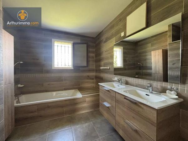 Vente                                                      Maison
                        
                     4 pièces                                         à Marmande