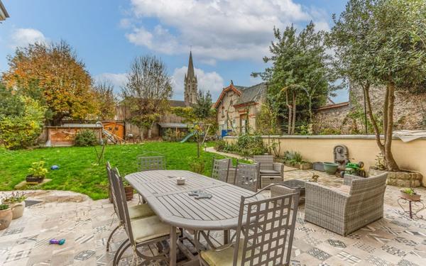 Maison à vendre    12 pièces • 282 m2 Étampes