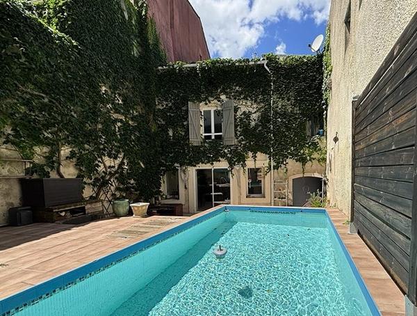 Maison
         6 pièces
        - 212 m² Exclusivité 340 000 € *