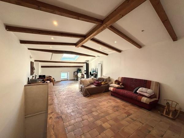 Maison
         6 pièces
        - 212 m² Exclusivité 340 000 € *