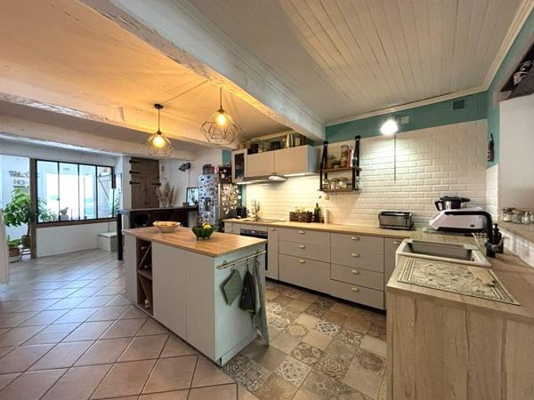 Maison
         6 pièces
        - 212 m² Exclusivité 340 000 € *