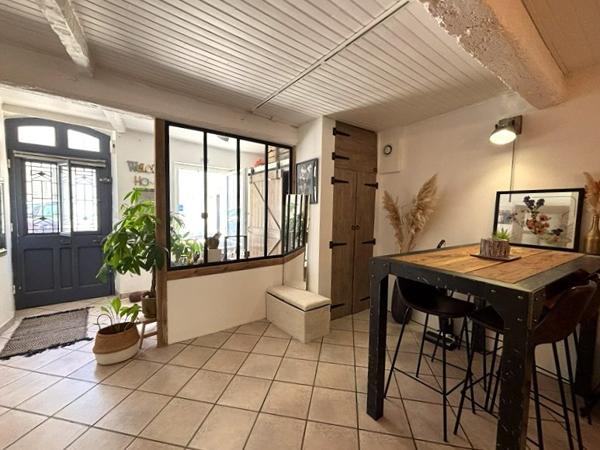 Maison
         6 pièces
        - 212 m² Exclusivité 340 000 € *