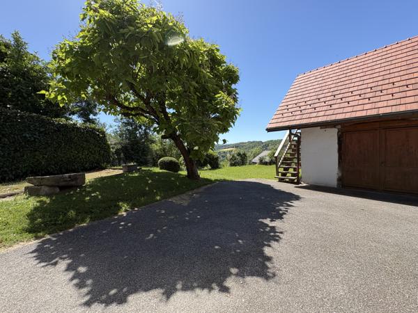 Maison
         5 pièces
        - 190 m² 490 000 € *
