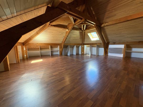 Maison
         5 pièces
        - 190 m² 490 000 € *