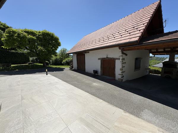 Maison
         5 pièces
        - 190 m² 490 000 € *