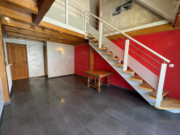 Maison
         5 pièces
        - 190 m² 490 000 € *